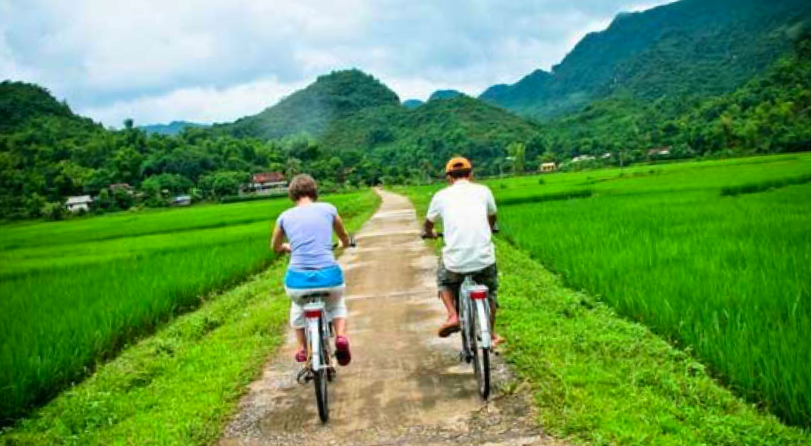 Day 2: Countryside Cycling & Perfume Pagoda